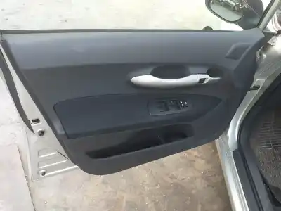 Veículo de Sucata toyota auris luna+ do ano 2007 alimentado 1nd