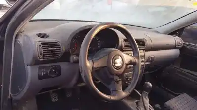 Scrapping Vehicle seat leon (1m1) last edition of the year 2001 powered aus