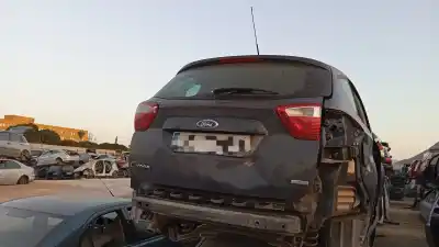 Sloopvoertuig ford grand c-max edition van het jaar 2013 aangedreven m1da