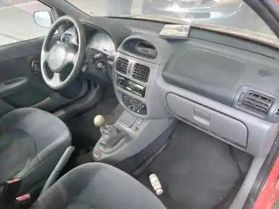 Здавання транспортного засобу renault clio ii fase i (b/cbo) 1.2 року 2000 потужний d7f d7