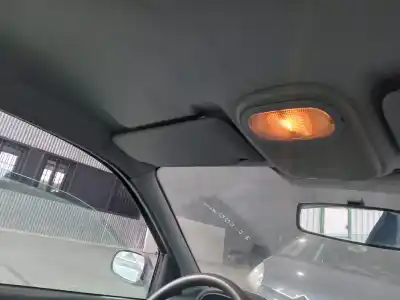 Здавання транспортного засобу renault clio ii fase i (b/cbo) 1.2 року 2000 потужний d7f d7