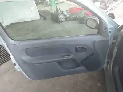 Здавання транспортного засобу renault clio ii fase ii (b/cb0) base authentique 75 cv / 55 kw року 2001 потужний d4fb7