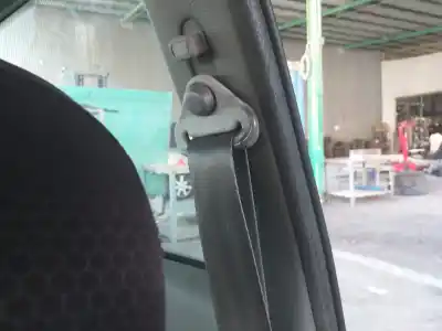 Здавання транспортного засобу renault clio ii fase ii (b/cb0) base authentique 75 cv / 55 kw року 2001 потужний d4fb7