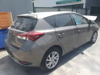 Veículo de Sucata toyota auris hybrid feel  edition do ano 2001 alimentado 2zr-fxe