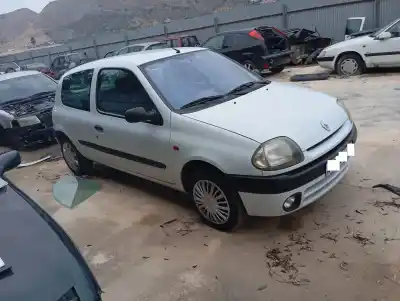 Здавання транспортного засобу renault clio ii fase i (b/cbo) 1.2 року 2000 потужний d7f d7