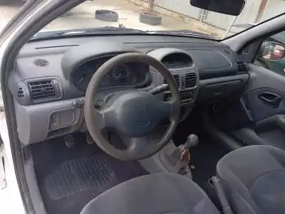 Здавання транспортного засобу renault clio ii fase i (b/cbo) 1.2 року 2000 потужний d7f d7