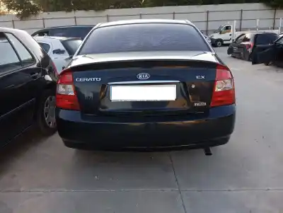 Vehicul casat kia cerato 2.0 ex crdi berlina al anului 2005 alimentat d4ea