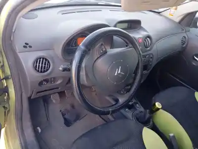 Veículo de Sucata citroen c2 empresa do ano 2004 alimentado 8hx