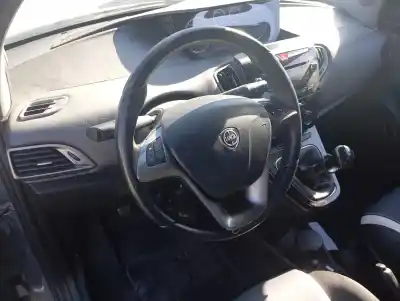 Veículo de Sucata lancia ypsilon (402) 30th anniversary do ano 2015 alimentado 169a4000