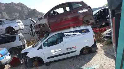 Veículo de Sucata ford transit courier ambiente do ano 2017 alimentado 