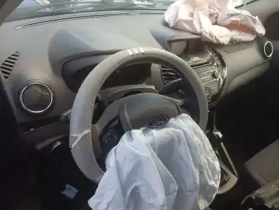Veículo de Sucata ford ka+ active do ano 2017 alimentado yskd