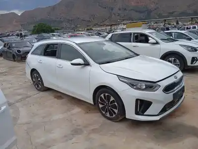 Veicolo di demolizione kia ceed sportswagon tech 119 cv / 88 kw dell'anno 2020 alimentato g4le