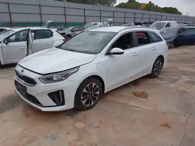 Veicolo di demolizione kia ceed sportswagon tech 119 cv / 88 kw dell'anno 2020 alimentato g4le