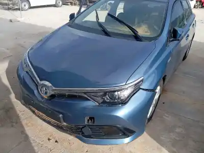 Veículo de Sucata toyota auris hybrid active do ano 2016 alimentado 