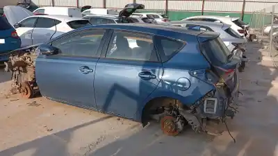 Veículo de Sucata toyota auris hybrid active do ano 2016 alimentado 