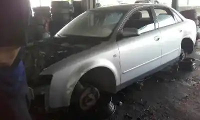 Veículo de Sucata audi a4 b6 avant (8e5) 2.0 do ano 2001 alimentado alt
