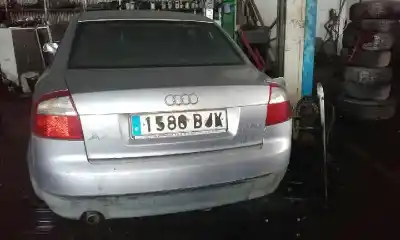 Veículo de Sucata audi a4 b6 avant (8e5) 2.0 do ano 2001 alimentado alt