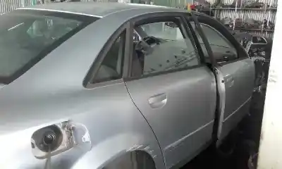 Veículo de Sucata audi a4 b6 avant (8e5) 2.0 do ano 2001 alimentado alt