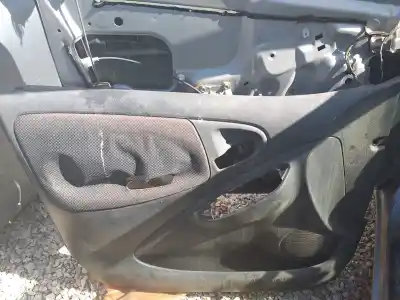 Véhicule à la ferraille toyota yaris (ncp1/nlp1/scp1) 1.3 expo de l'année 2005 alimenté 2szfe