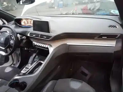 Veículo de Sucata peugeot 3008 gt do ano 2018 alimentado ehz