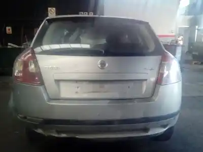 Veicolo di demolizione fiat stilo (192) 1.9 120 dynamic multijet dell'anno 2006 alimentato 192a8000