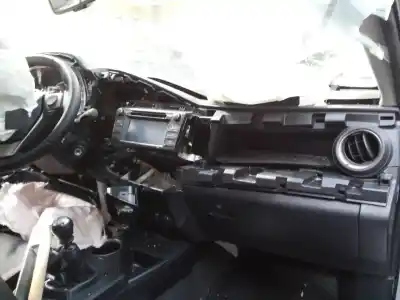 Veicolo di demolizione toyota rav 4 advance dell'anno 2014 alimentato 1adftv