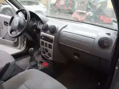 Veículo de Sucata dacia logan mcv ambiance do ano 2008 alimentado k9k796