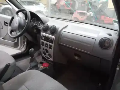 Veículo de Sucata dacia logan mcv ambiance do ano 2008 alimentado k9k796