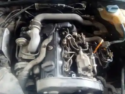 Veículo de Sucata volkswagen passat berlina (3b2) básico do ano 1999 alimentado ahu