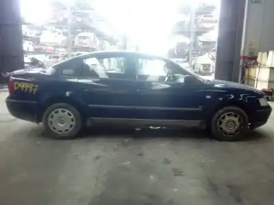 Veículo de Sucata volkswagen passat berlina (3b2) básico do ano 1999 alimentado ahu