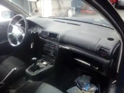 Veículo de Sucata volkswagen passat berlina (3b2) básico do ano 1999 alimentado ahu