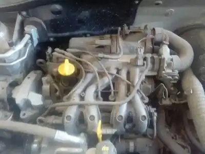 Здавання транспортного засобу renault clio ii fase ii (b/cb0) authentique року 2007 потужний d7f726