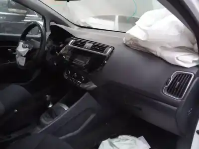 Veículo de Sucata kia rio concept do ano 2016 alimentado g4la