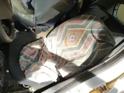 Veículo de Sucata dacia sandero ambiance do ano 2014 alimentado d4f732