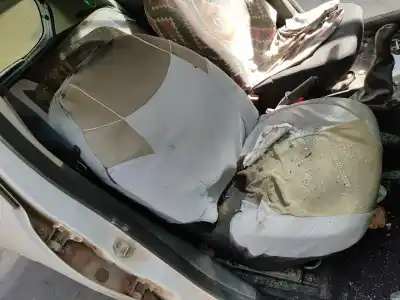 Veículo de Sucata dacia sandero ambiance do ano 2014 alimentado d4f732