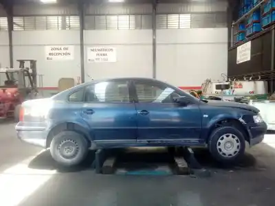 Veículo de Sucata VOLKSWAGEN PASSAT BERLINA (3B2) Comfortline do ano 1997 alimentado AFN