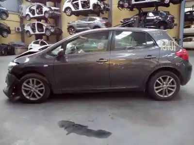 Veículo de Sucata toyota auris luna do ano 2009 alimentado 1zrfe