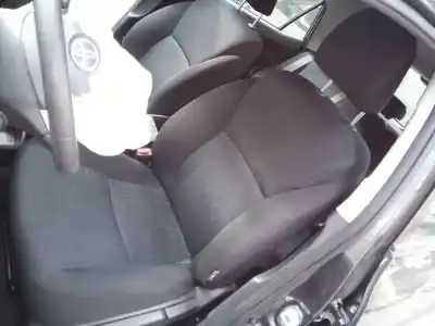 Veículo de Sucata toyota auris luna do ano 2009 alimentado 1zrfe