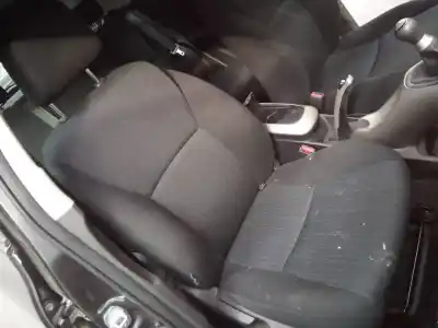 Veículo de Sucata toyota auris luna do ano 2009 alimentado 1zrfe