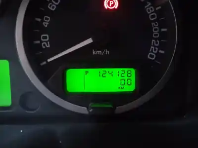 Verschrottungsfahrzeug land rover freelander (lr2) sd4 s des jahres 2011 angetrieben 224dt