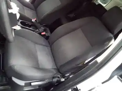 Verschrottungsfahrzeug land rover freelander (lr2) sd4 s des jahres 2011 angetrieben 224dt