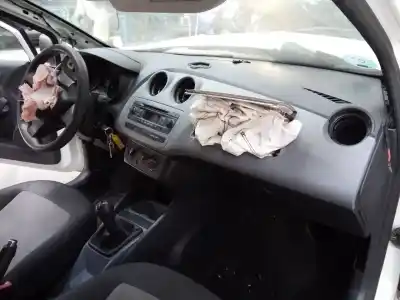 Vehicul casat seat ibiza (6j5) reference tech al anului 2013 alimentat cbza