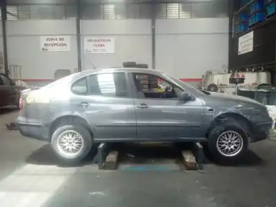 Véhicule à la ferraille SEAT TOLEDO (1M2) Executive de l'année 2002 alimenté BCB