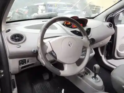 Sloopvoertuig renault twingo dynamique van het jaar 2010 aangedreven d4f772