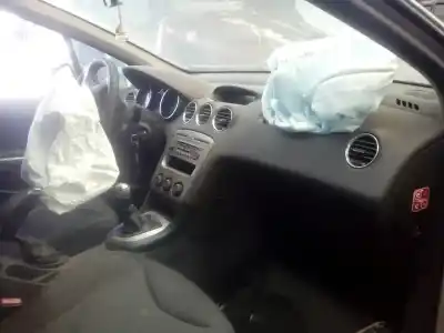 Veículo de Sucata peugeot 308 confort do ano 2010 alimentado 9hx