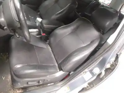 Veículo de Sucata toyota avensis wagon (t25) 2.0 d-4d sol do ano 2004 alimentado 1cdftv