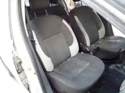 Veículo de Sucata dacia sandero ambiance do ano 2014 alimentado d4f732