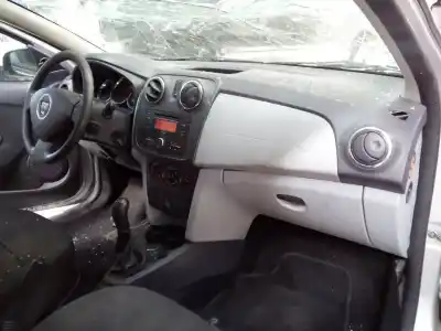 Veículo de Sucata dacia sandero ambiance do ano 2014 alimentado d4f732