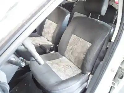 Здавання транспортного засобу dacia sandero laureate року 2010 потужний d4f732