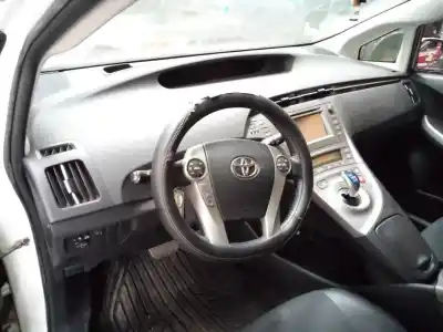 Sloopvoertuig toyota prius (nhw30) plug-in hybrid advance van het jaar 2015 aangedreven 2zrfxe